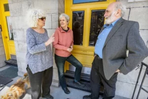 0508-city-yellowdoor